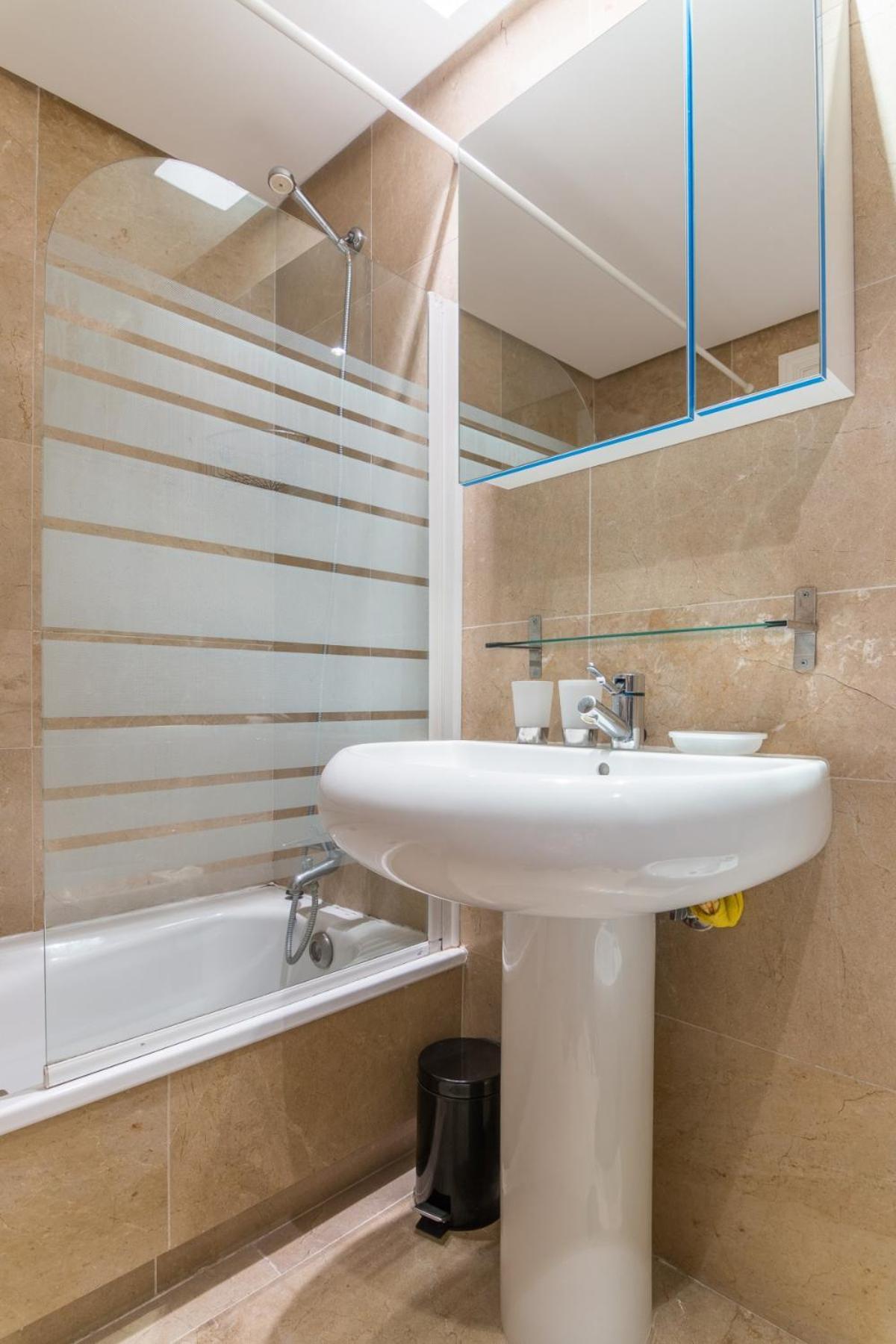 2066-apt 2 Bedrooms On Beach, Tenis, Gym, Pool Appartamento Manilva